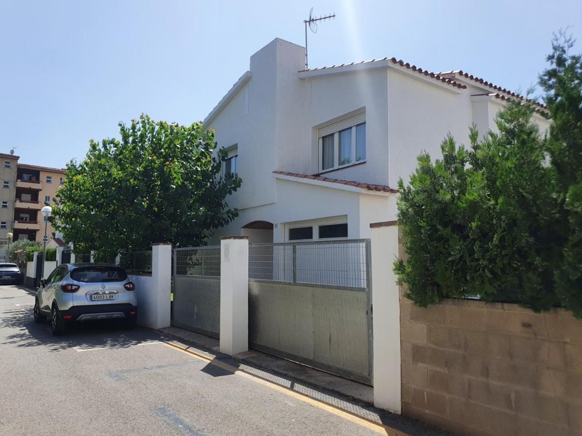 Holiday Home Villa Guapa L'Estartit Exterior photo